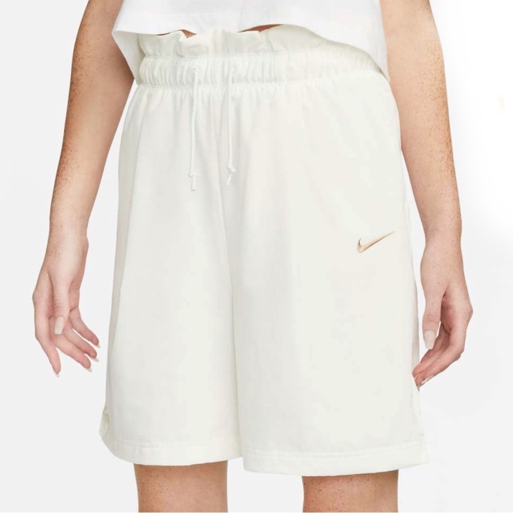 NWT Nike Sportswear Mod High-Rise Shorts size M